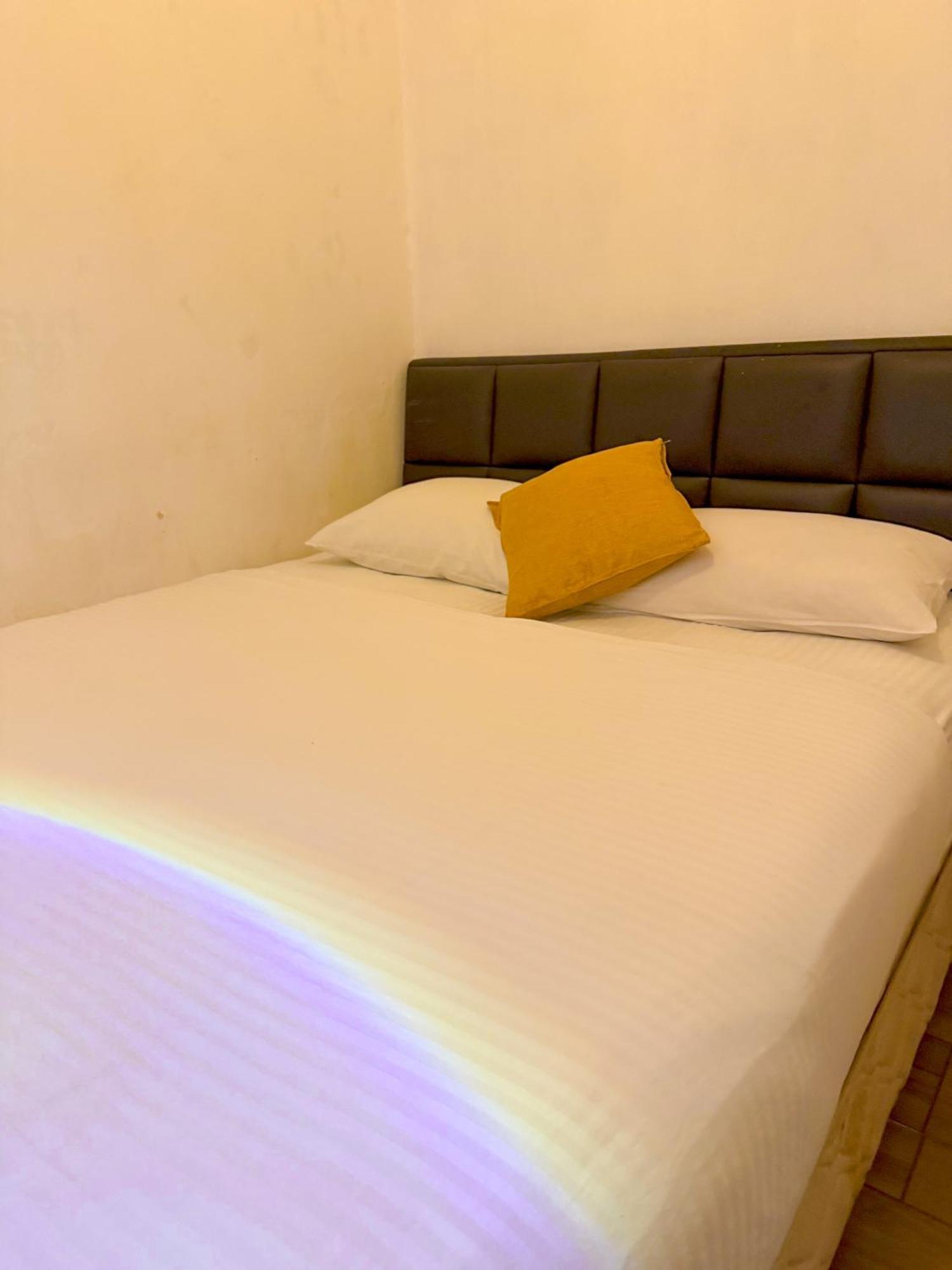 Tonight Hotel George Town Esterno foto