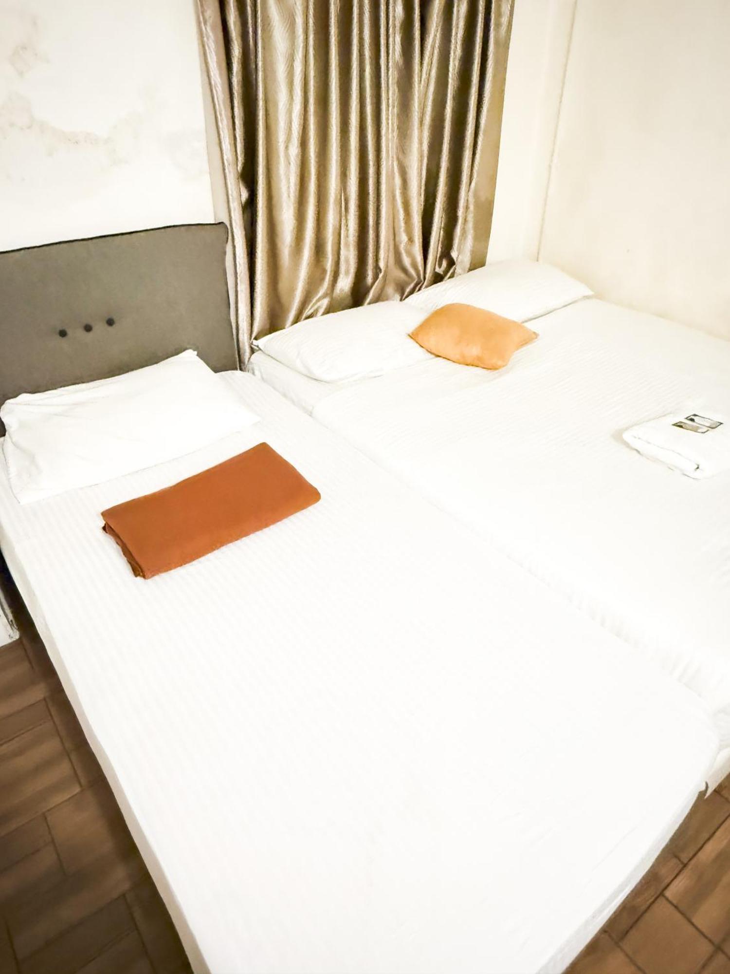 Tonight Hotel George Town Esterno foto