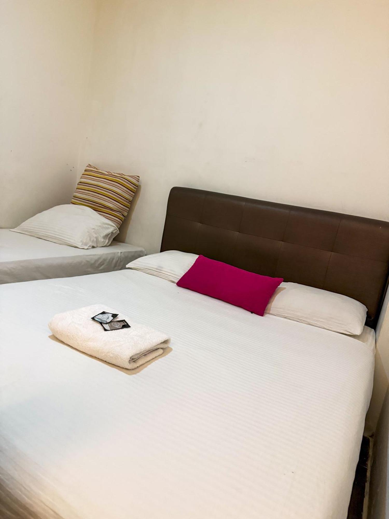 Tonight Hotel George Town Esterno foto