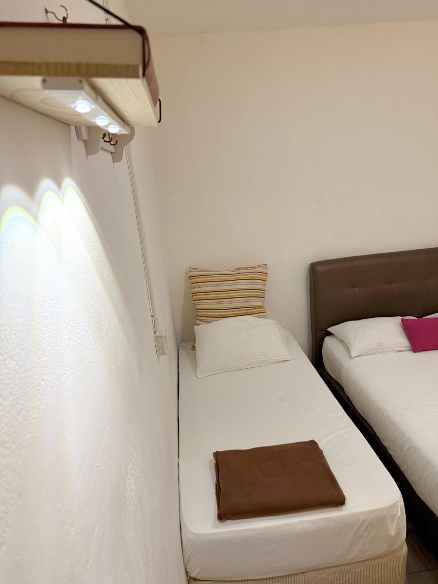 Tonight Hotel George Town Esterno foto