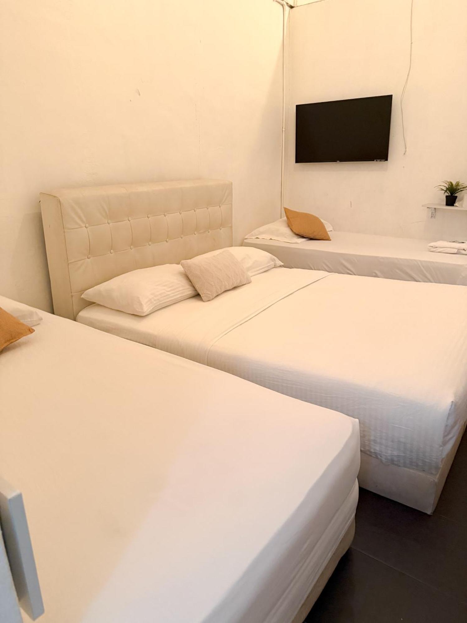 Tonight Hotel George Town Esterno foto