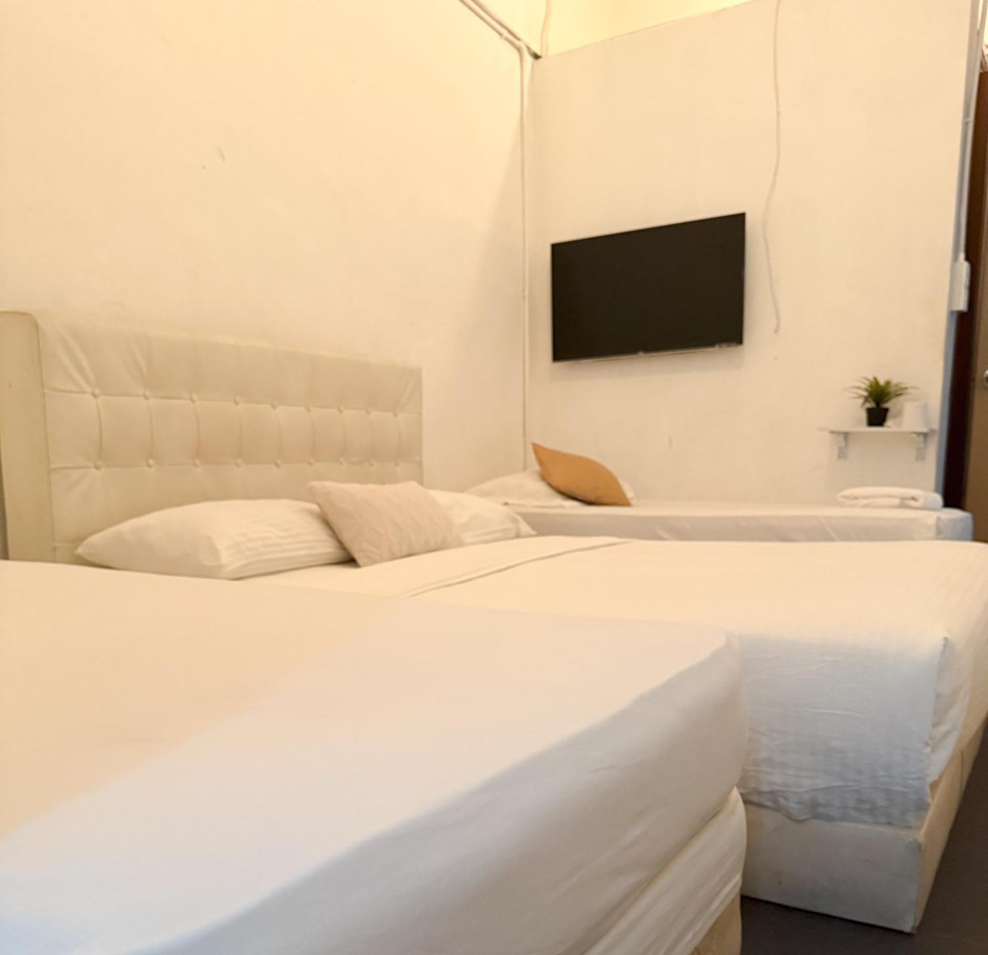 Tonight Hotel George Town Esterno foto